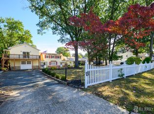 65 Orange St, Edison, NJ 08817