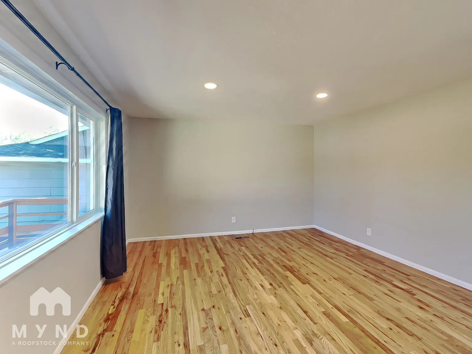 4 bed, 2.0 bath, 1296 sqft, $2,469 — Photo 4