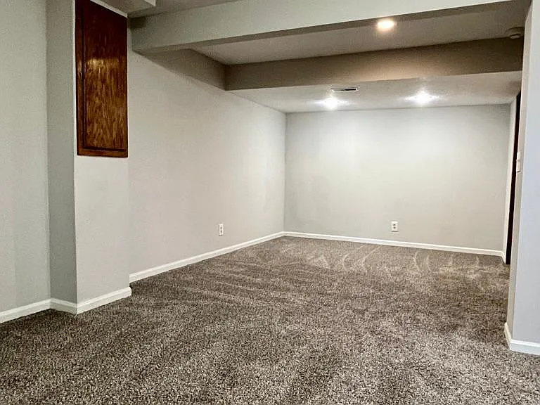 6313 Hamilton St — Photo 48