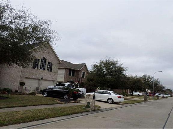 5th image of 11015 Fairwood Dr