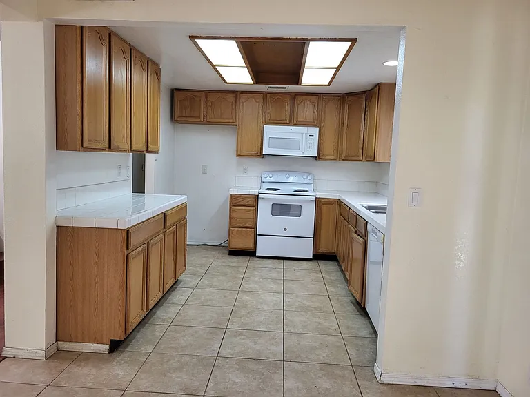125 Serpentine Dr — Photo 10