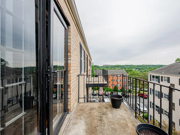 430 N Armistead St #303 — Photo 11