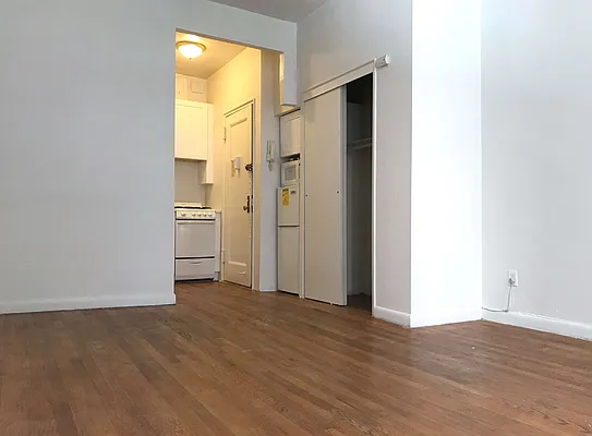 Rented by Paley Management | media 9