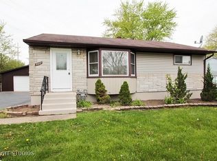 1828 Apache Rd, Waukegan, IL 60087