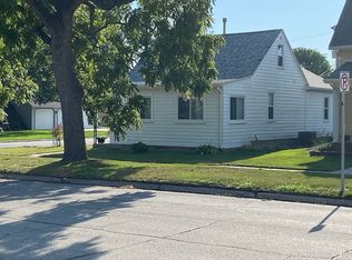 606 10th St, Nevada, IA 50201