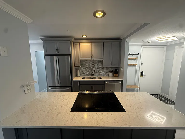 1108 Kanawha Blvd E #205 — Photo 11