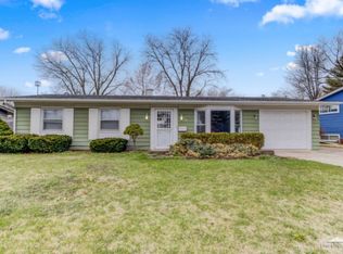 95 Circle Dr E, Montgomery, IL 60538