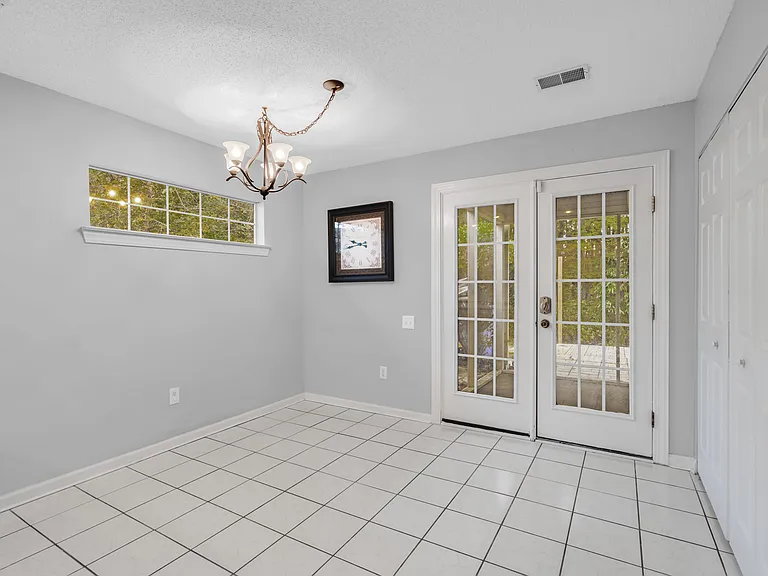 4887 Habersham Ln — Photo 9