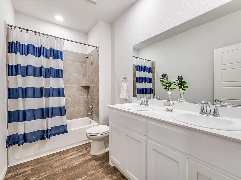2281 Miramar Dr — Photo 9
