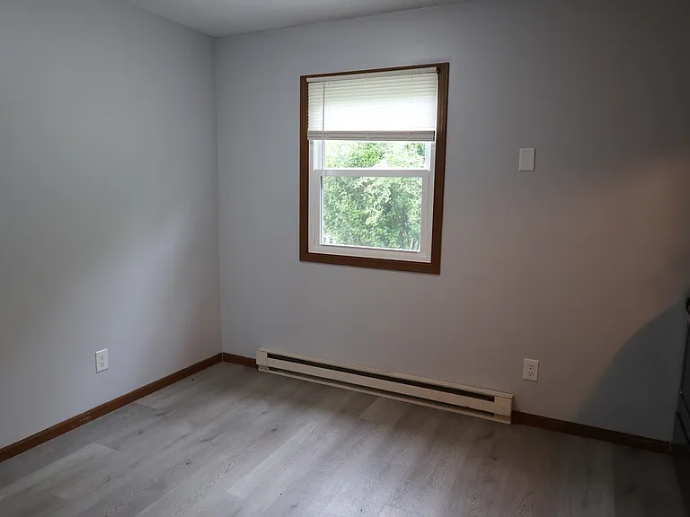 450 Greensburg St — Photo 11