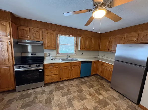 209-211 Ventura St, Ludlow, MA 01056