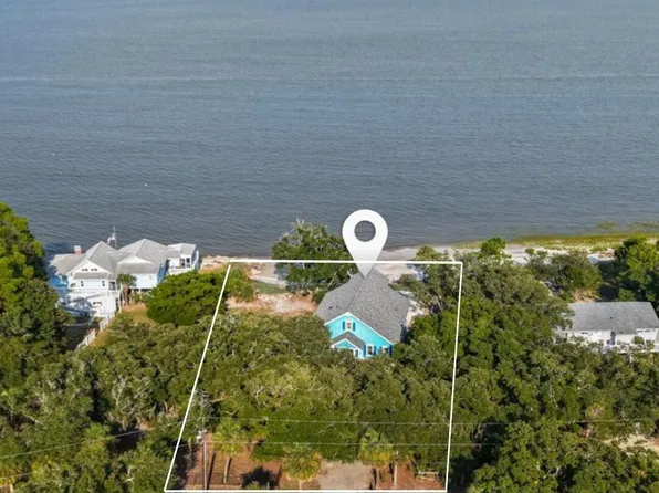 183 Sea Pines Dr, Saint Helena Island, SC 29920