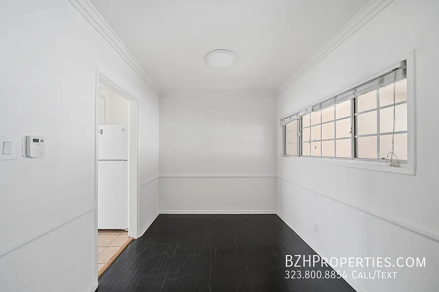 Building Photo - 1051 S Holt Ave #E