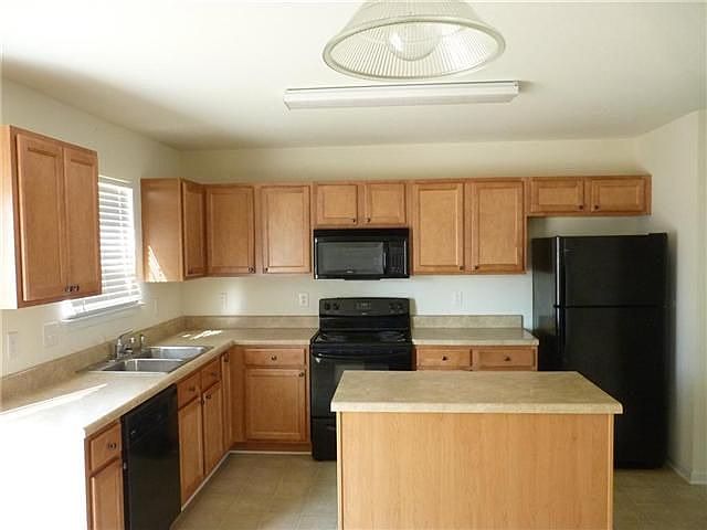 2nd image of 4836 Autumn Oak Dr