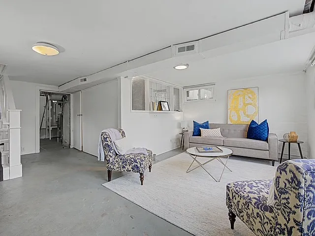 2220 SE Yamhill St — Photo 62