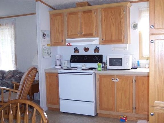 3rd image of 1187 Wyandotte Ave