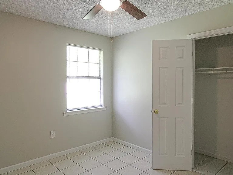 1235 Pineridge Way — Photo 16