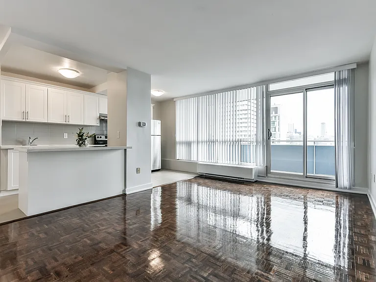 20 Prince Arthur Ave — Photo 1