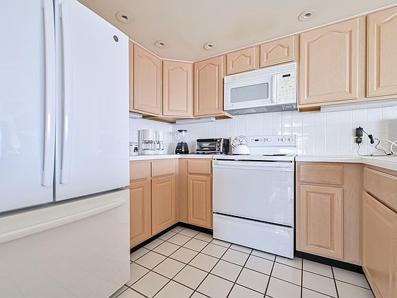 5th image of 600 W Brigantine Ave Unit 308