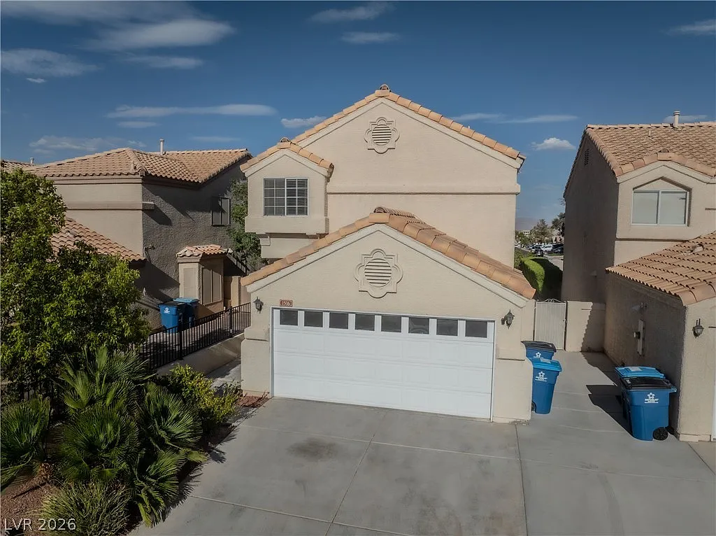 4 bed, 2.5 bath, 2096 sqft, $2,200 — Photo 3