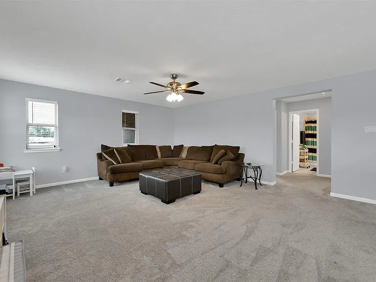 1127 Littleton Ct — Photo 32