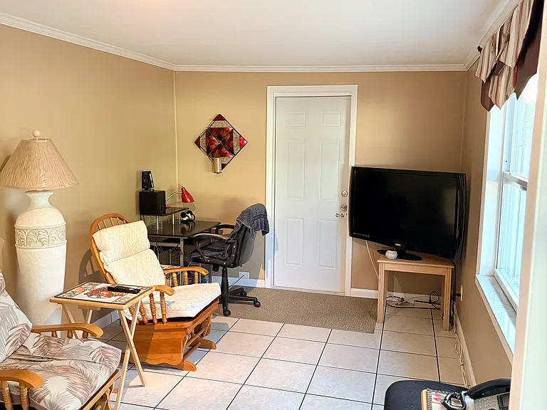 4923 Genesis Ave — Photo 19