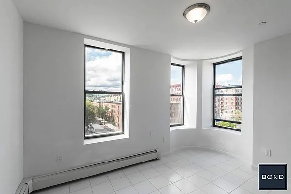 Rented by Bond New York | media 42