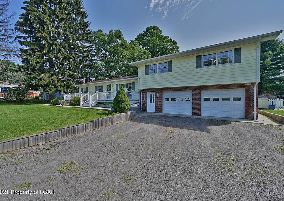 3143 Lower Demunds Rd, Dallas, PA 18612 Zillow