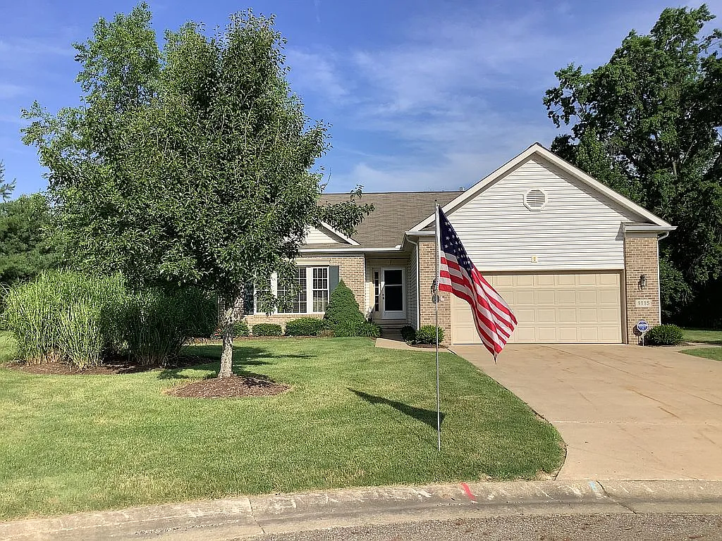 1115 Spring Ridge Cir photo 1
