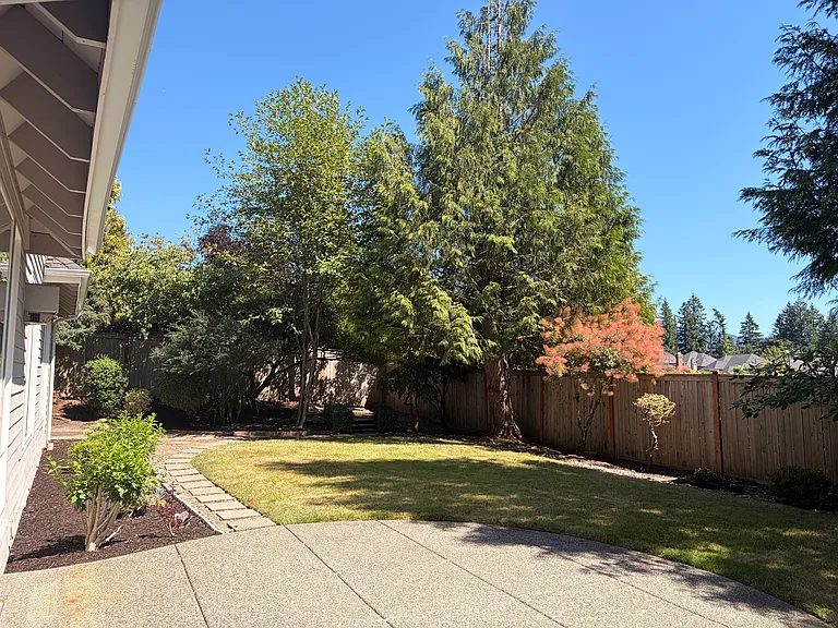 21203 SE 34th St — Photo 34