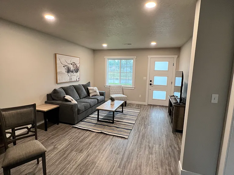 2502 Castle Pines Dr — Photo 2