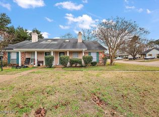 14 Meadowoods Cir, Jackson, MS 39211