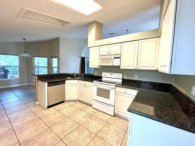 11915 Debary Ct — Photo 5