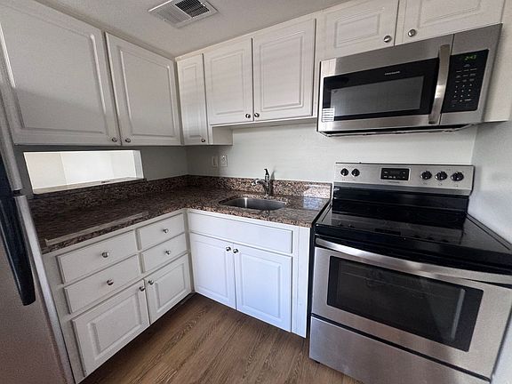 5th image of 1010 5th St W #B-5