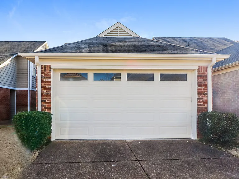 9146 Cinderhill Cv E — Photo 17