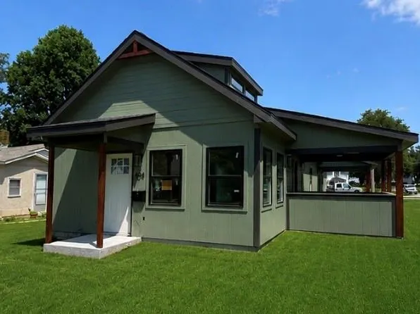404 W Cornhill St, Cameron, MO 64429