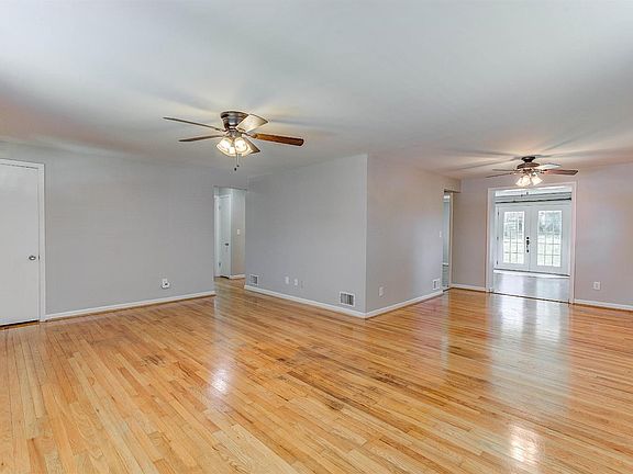 5th image of 3195 Harry Lee Ln