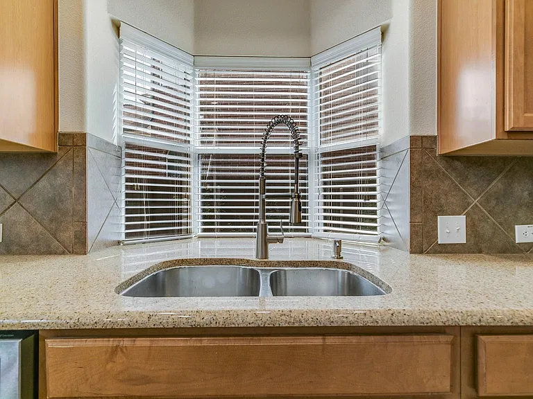 11570 Beeville Dr — Photo 26