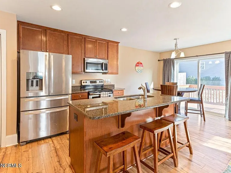 301 N Saylor St — Photo 3