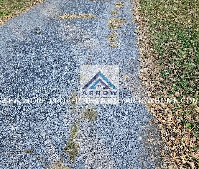 10116 Cloverdale Dr — Photo 24