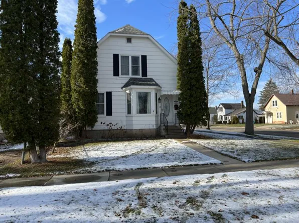 240 N 3rd St, Harbor Beach, MI 48441