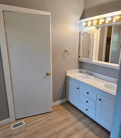 510 S Circle Dr — Photo 15