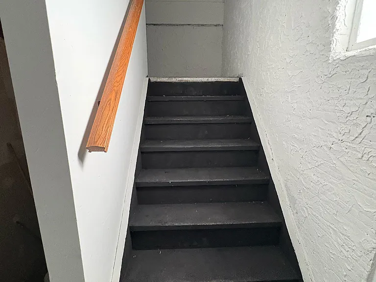 1059 Felix Ave #1 — Photo 5