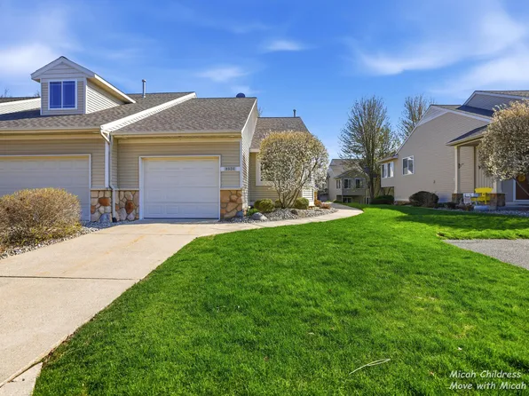 2936 Pebblestone Dr, Hudsonville, MI 49426