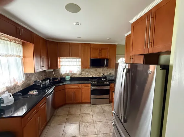 91-33 116th St, Jamaica, NY 11418
