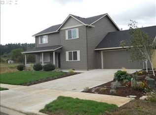 906 Riley Dr, Silverton, OR 97381