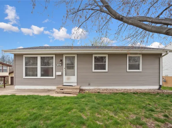 960 Linnview Dr, Marion, IA 52302