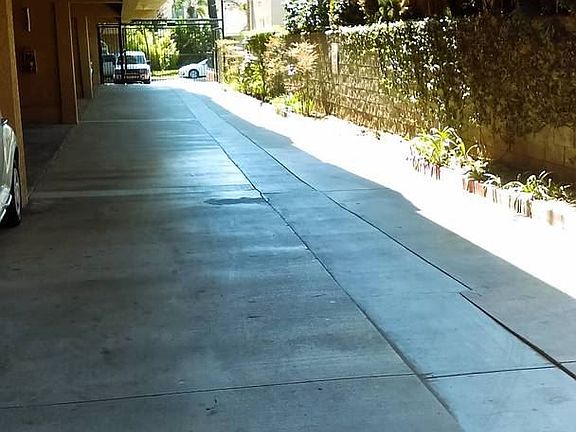 4th image of 804 Larch St APT 03
