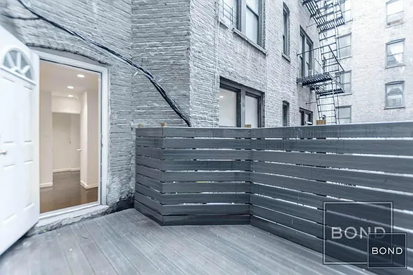 Rented by Bond New York | media 21