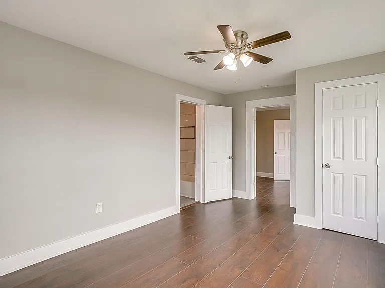 2932 Travis Ave — Photo 23